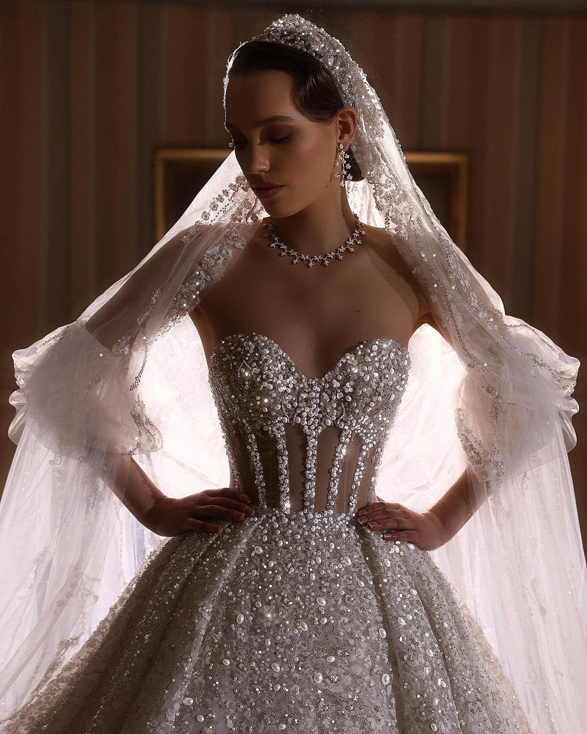 Luxury Ball Gown Beaded Pearls Sequins Strapless Bride Gowns Beading Sleeveless Wedding Dress Formal Occasion Custom Made