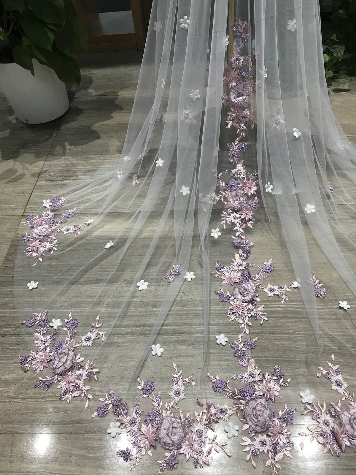 Romantic Wedding Veil For Women 3D Flowers Appliques Pearls Long Special Cut Royal Bridal Veil with Comb Veil 3M Wedding Accessories Custom Made