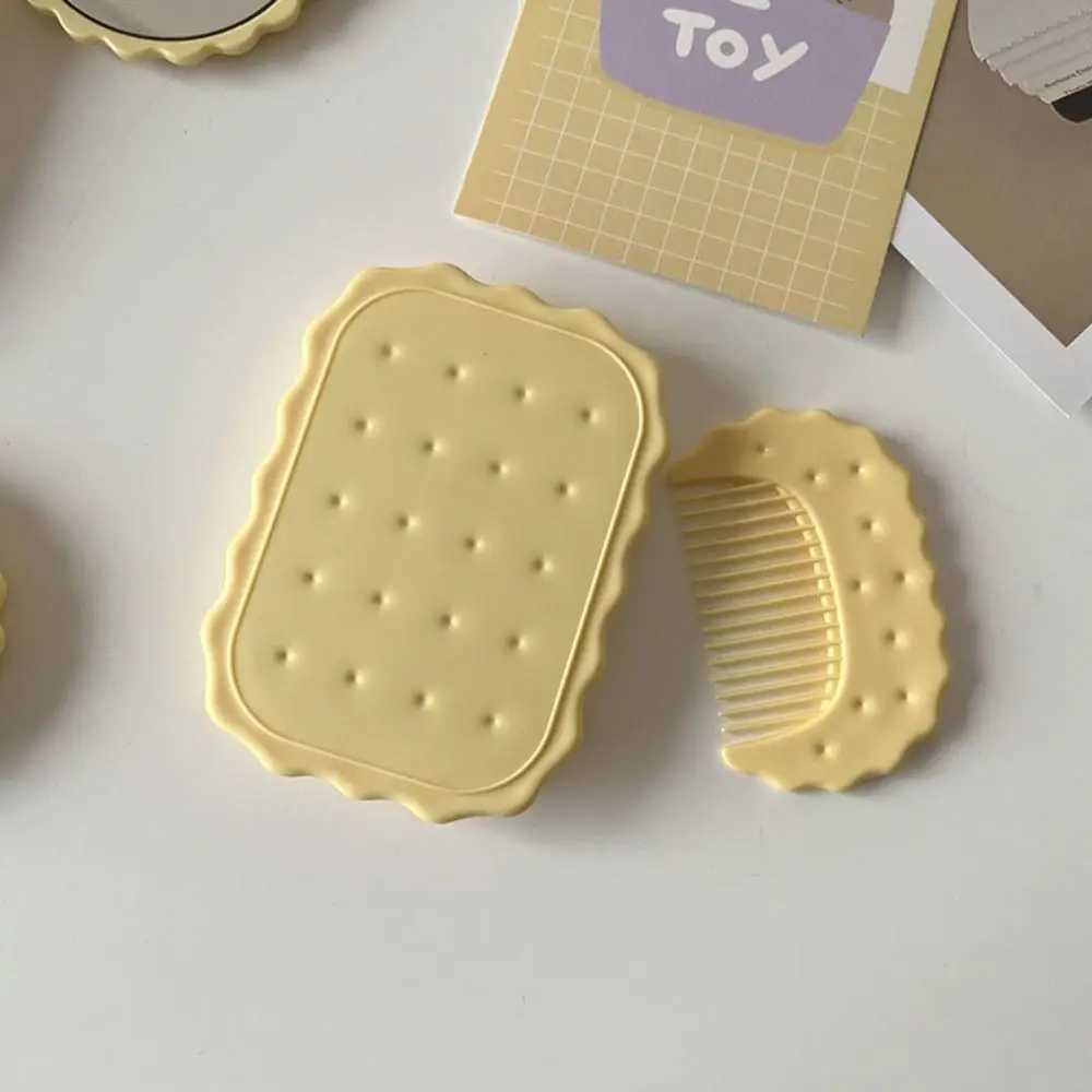 Mini Biscuit Handheld Mirror Portable Cheese Biscuit Design Biscuit Makeup Mirror Cute Folding Biscuit Pocket Mirror Female W240813