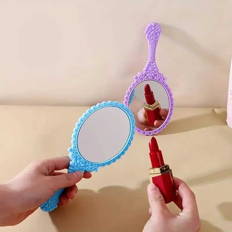 Retro handheld mirror cute handheld decorative mirror suitable for girls makeup embossed flowers portable antique travelers W240813