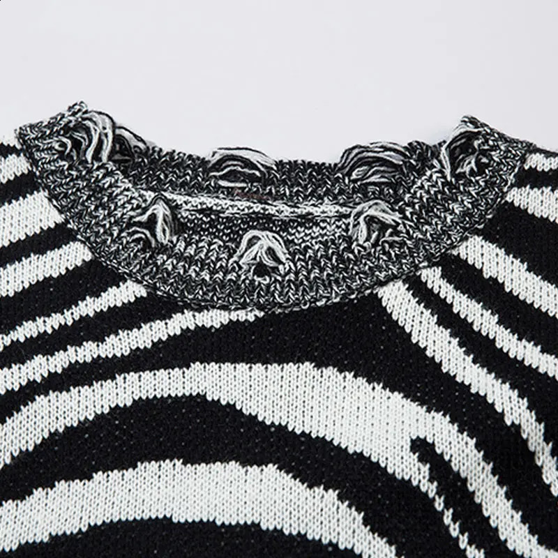Hip Hop Oversized Sweater Y2K Grunge Knitted Ripped Holes Striped Sweaters Harajuku Punk Gothic Long Sleeve Jumpers Black White 240821