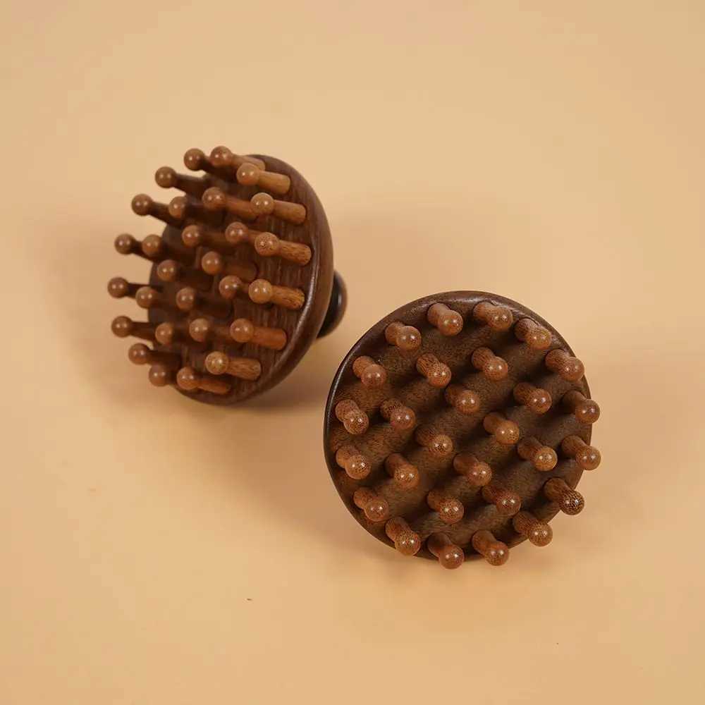 Sandalwood massage comb finger ring comb head meridian comb can be scraped off with a chest anti-static wood brush W240813