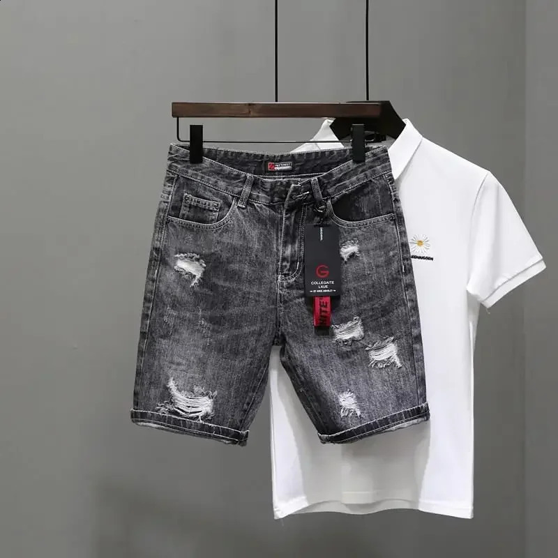 Man Denim Shorts Ripped with Text Y2k Fashion Short Jeans Pants for Men Xxxl Buttons Emo Xl Korean Trend Original Sale Thin 240814
