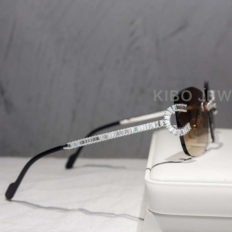 Elegant Unisex Designer Sunglasses Featuring VVS Grade Moissanite Stones - Latest Trendy Accessories