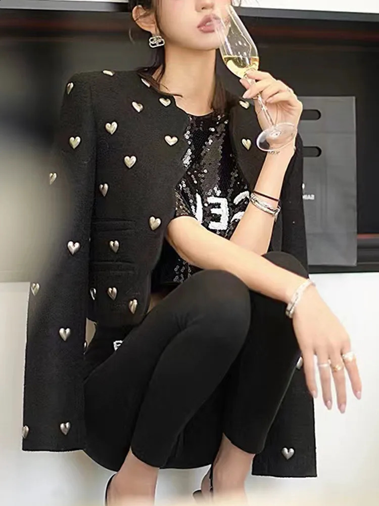 Spring and autumn black coarse tweed womens jacket sweet love button decoration wool Chaquetas Para short women 240813