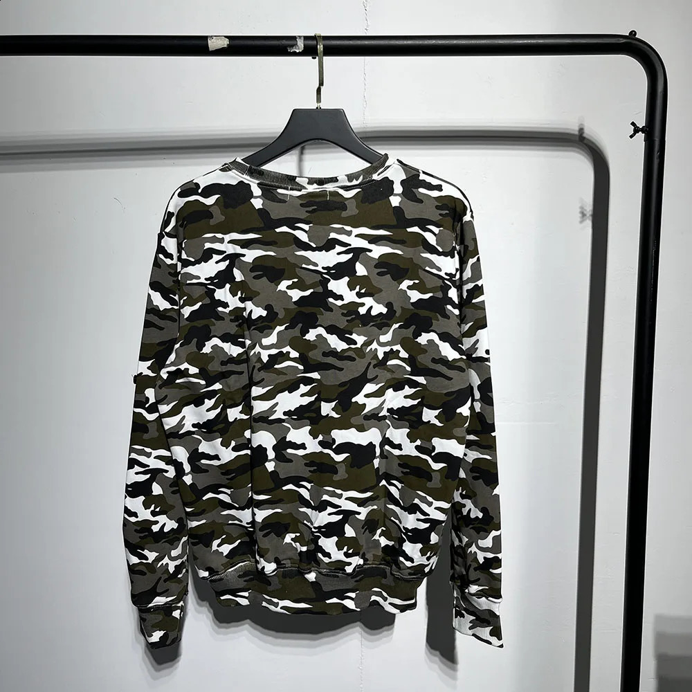 Camouflage Crewneck Men Women Loose Fit Sleeve Patch Embroidery Sweatshirts 240810