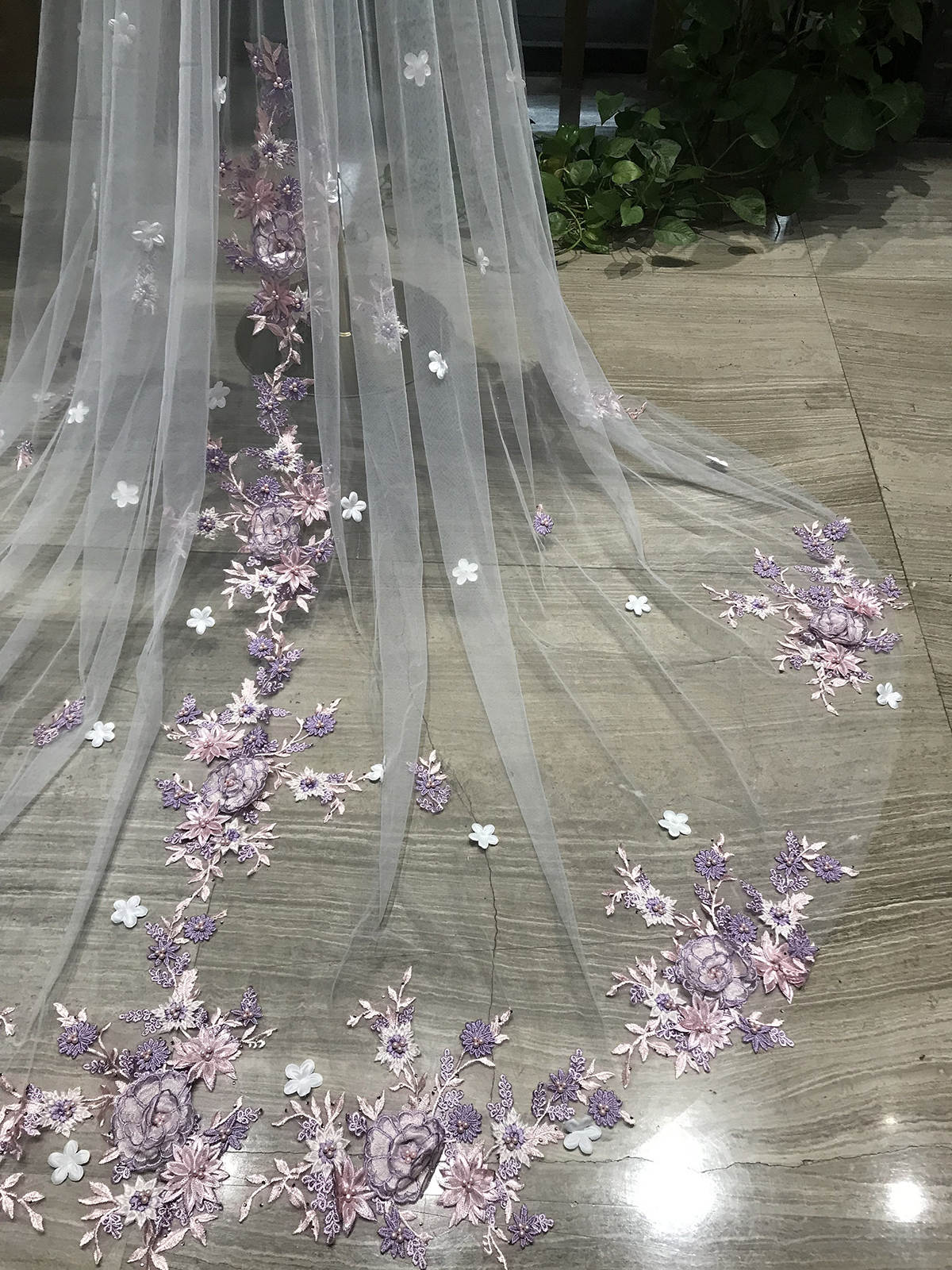 Romantic Wedding Veil For Women 3D Flowers Appliques Pearls Long Special Cut Royal Bridal Veil with Comb Veil 3M Wedding Accessories Custom Made