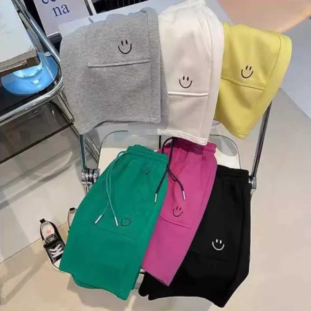 Boys shorts for children aged 2-8 summer fashion minimalism gray smiling face wearing sports pants outside W240813