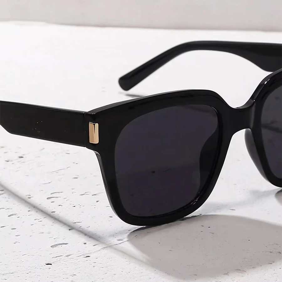 Large Square Frame Sunglasses UV400 Summer Fashion Retro Womens Sunglasses Outdoor Travel Beach Sunshade Glasses W250315