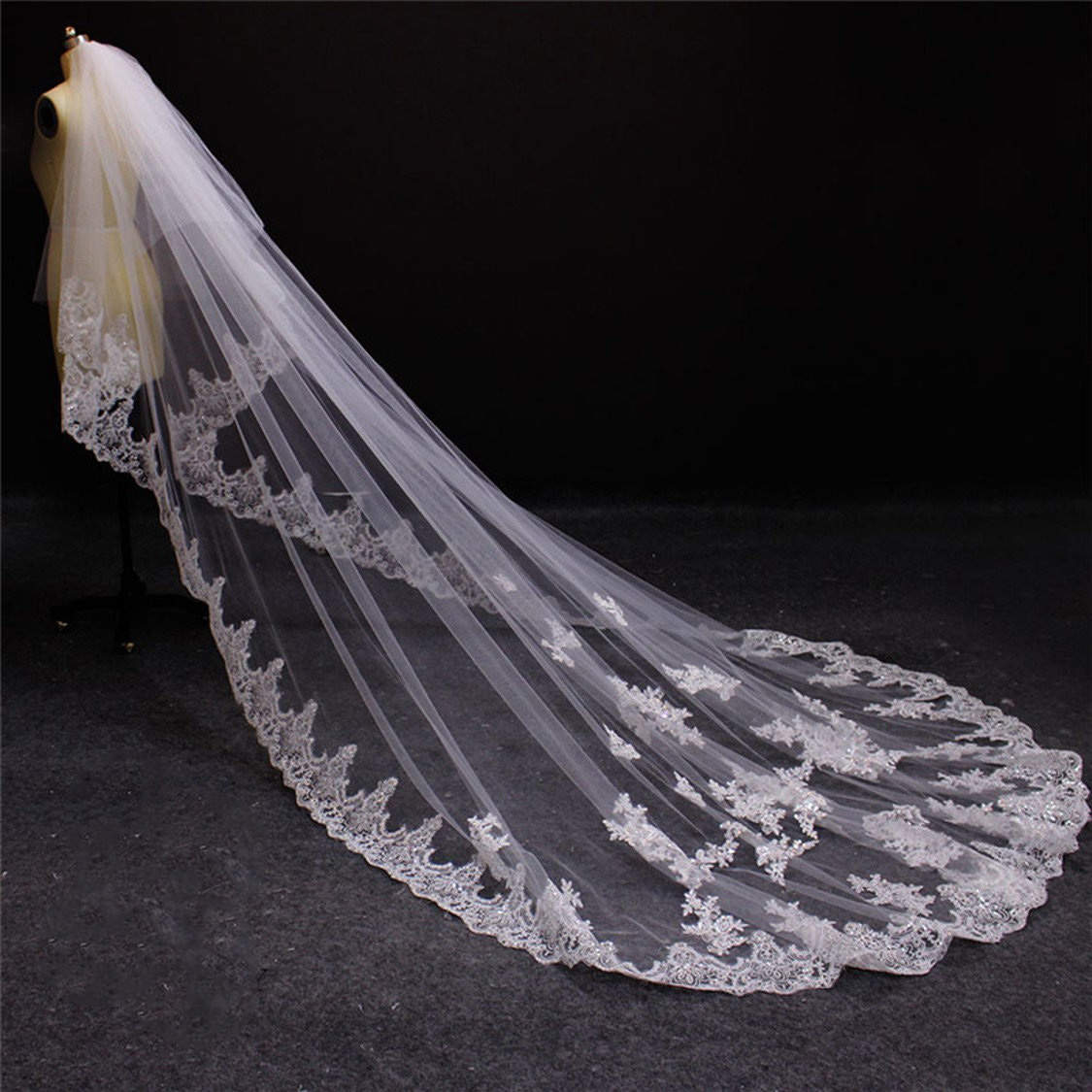 Luxury Wedding Veil Appliques Lace Long Special Cut Royal Bridal Veil with Comb Veil 3M White Ivory Wedding Accessories Custom Made