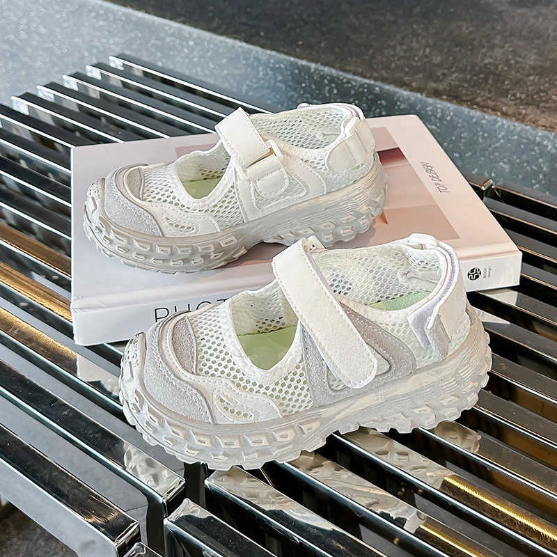 Sneakers Girls sports sandals summer 2024 new style childrens mesh breathable toe cap white mesh shoes versatile for students and girls H240805