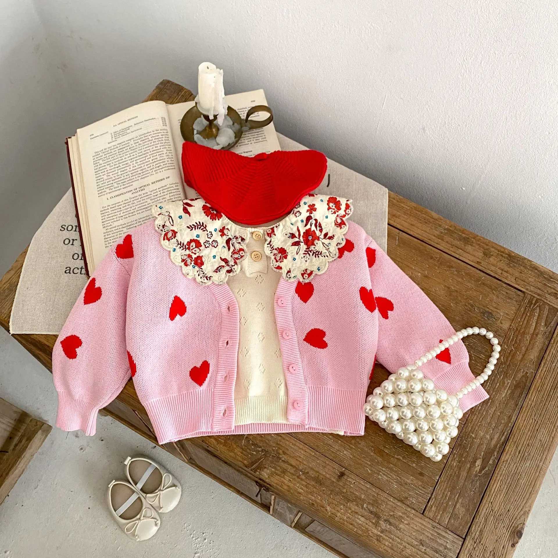 Autumn New 0-3 Year Old Baby Girl Baby Clothing Pink Heart shaped Big V-neck Knitted Jacket cardigan Cute Sweater W240813
