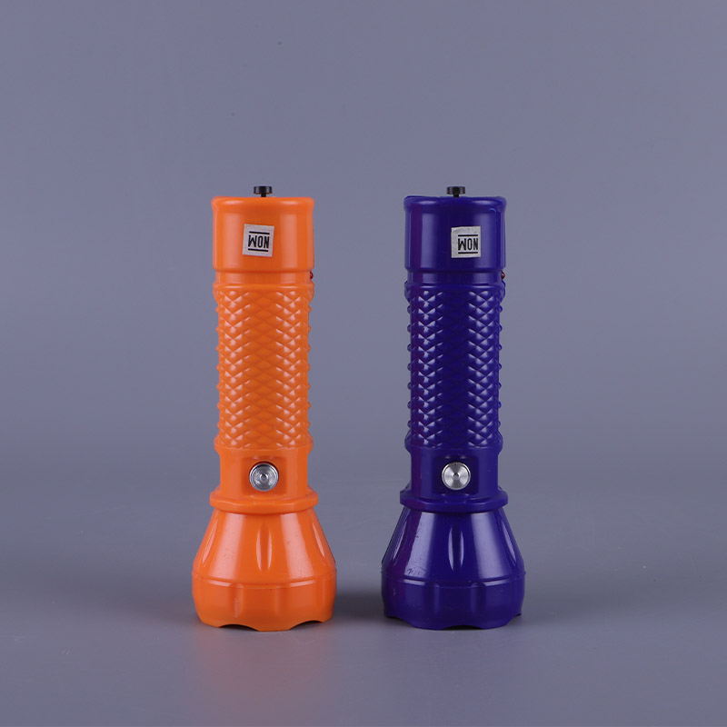 Strong light flashlight hand-held illumination flashlight flashlight with multiple light sources night streetlight exploration