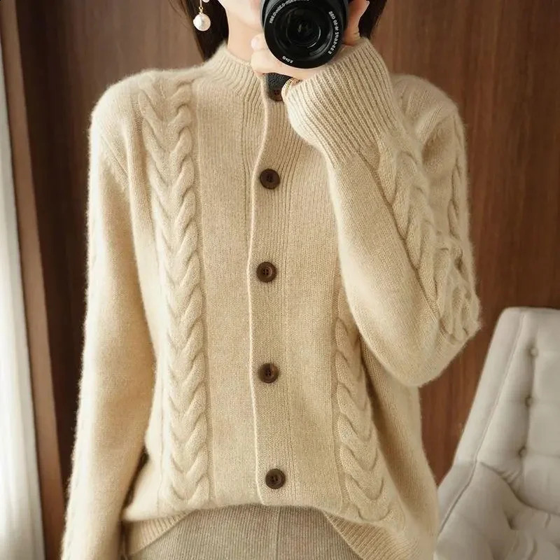 Half High Collar Twists Knitted Cardigan Autumn And Winter HighEnd Casual Loose Versatile Long Sleeved Base Sweater For Women 240712