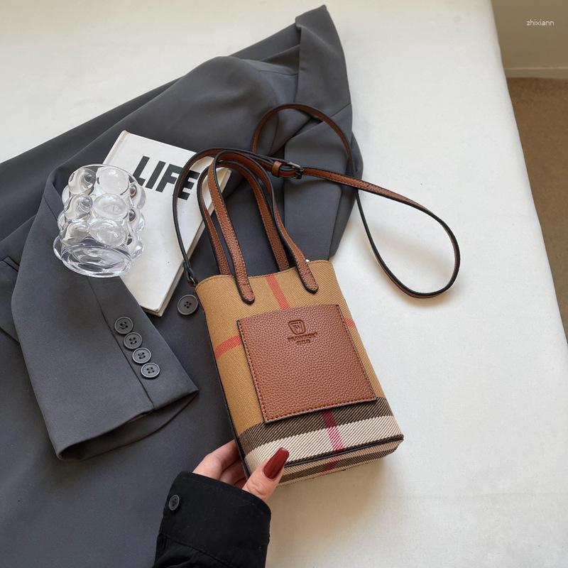 Free Shipping Shoulder Bags 2024 Fashion Bag Women's Casual Beautiful Personality Korean Simple Travel Bucket Designer Bag Luxury Bag Tote Bag