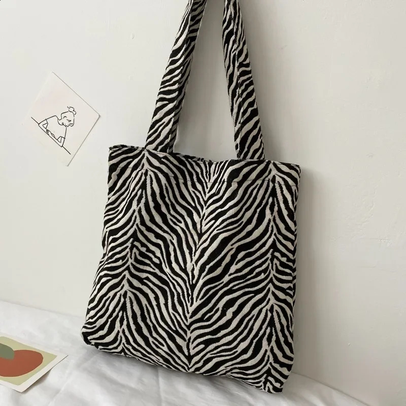 Vintage Women Shoulder Bag Creative Zebra Stripes Canvas Tote Handbags Large Capacity Underarm Female Travel Shopping Bags 240813
