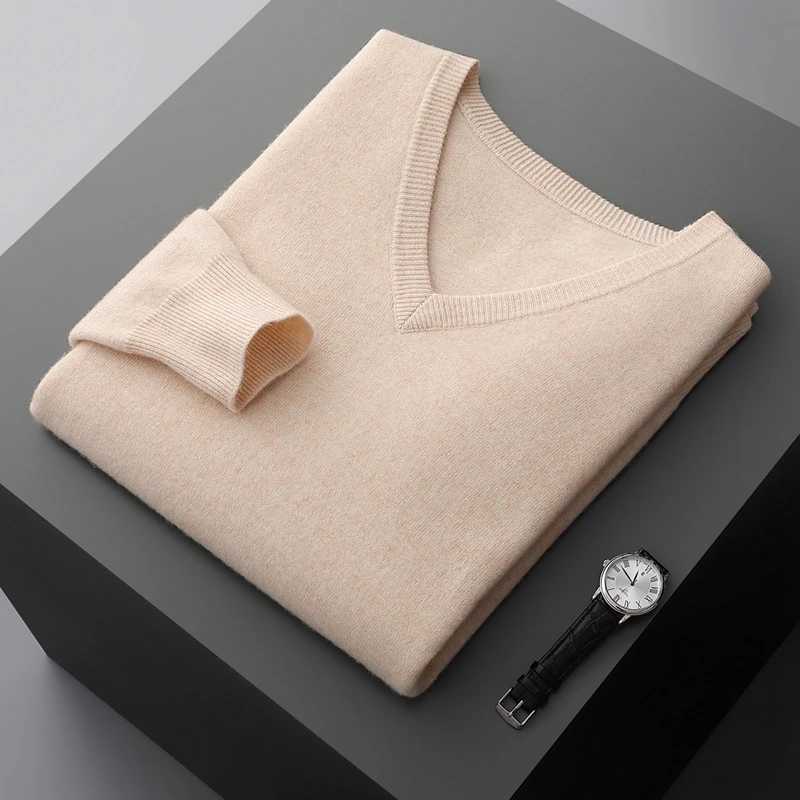 Autumn and winter new 100% Merino sweater mens casual V-neck long sleeved cashmere knitted sweater mens jacketW240729