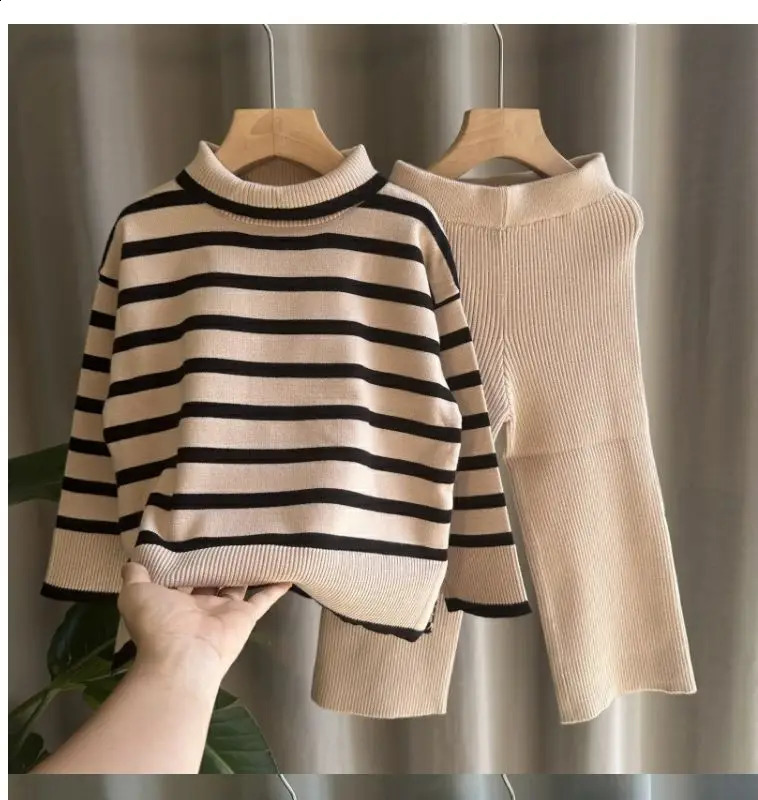 Autumn and Winter Girls Clothing Set Childrens Pullover Sweater Pants Two piece Set Baby High Neck Sweater Suit 240814