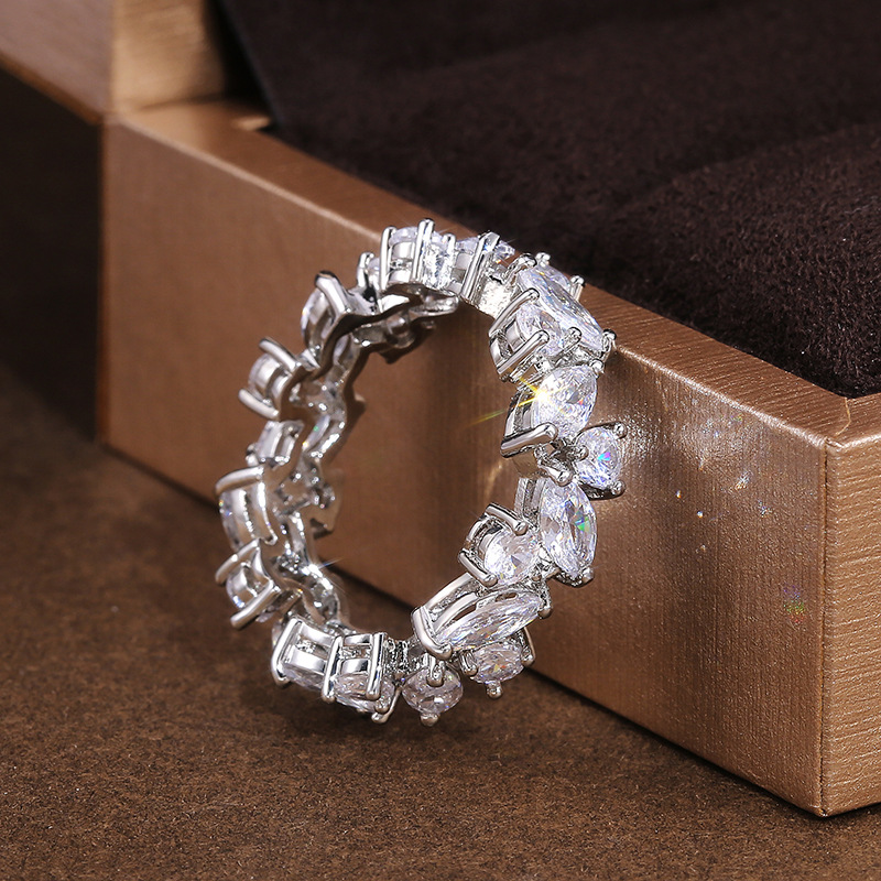 Marquise Cut Wedding Ring: Sterg Sier Sparkg Eternity Leaf Ring for Ladies dh3628137