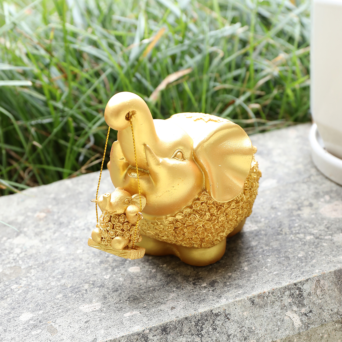 Mother and Child Golden Elephant Sculpture Bringing Good Luck Elephant Statue Fortune Elephant Crafts Resin Crafts