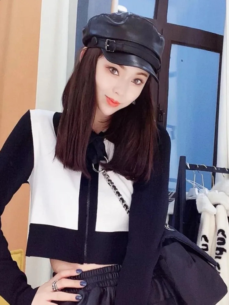 Womens retro denim jacket genuine leather beret fashionable flat top military hat spring and autumn windproof 240812