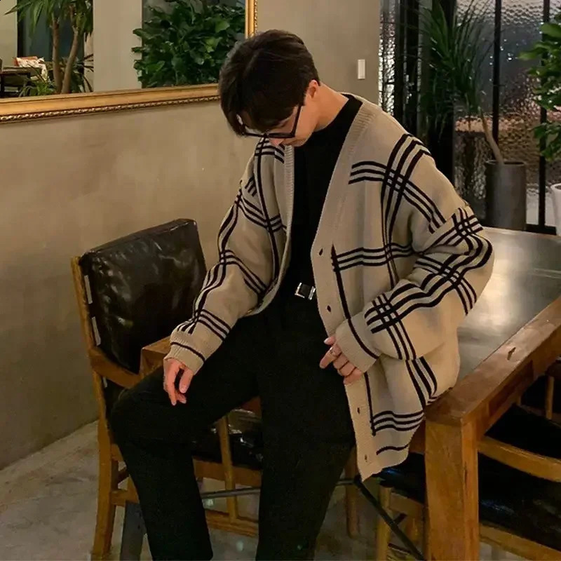 Mens cardigan jacket V-neck jacket knitted sweater mens plain weave elegant casual long sleeved 100% Korean 2024 autumn classic A240813