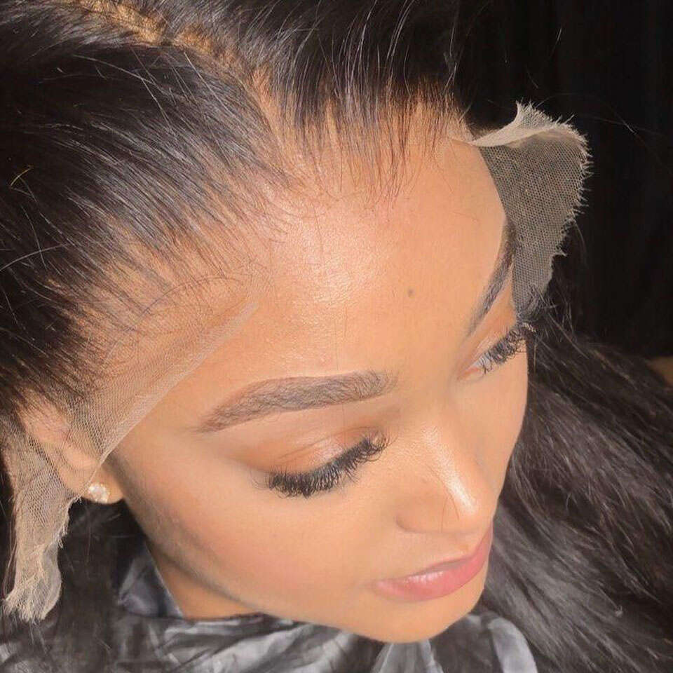 14-28" 180D Human Hair Pre Plucked Brazilian Body Wave Front Wigs Transparent Lace For Black Women