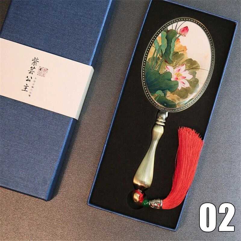 Vintage Handheld Makeup Mirror with Antique Flower Pattern Handheld Makeup Mirror with Gift Box Creative Handheld Retro Makeup Mirror W240813
