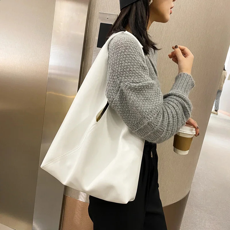 2023 Leather Bag Casual Wild Ladies Hobos Handbags Large Capacity Shoulder Girls Simple Female Messenger 240822