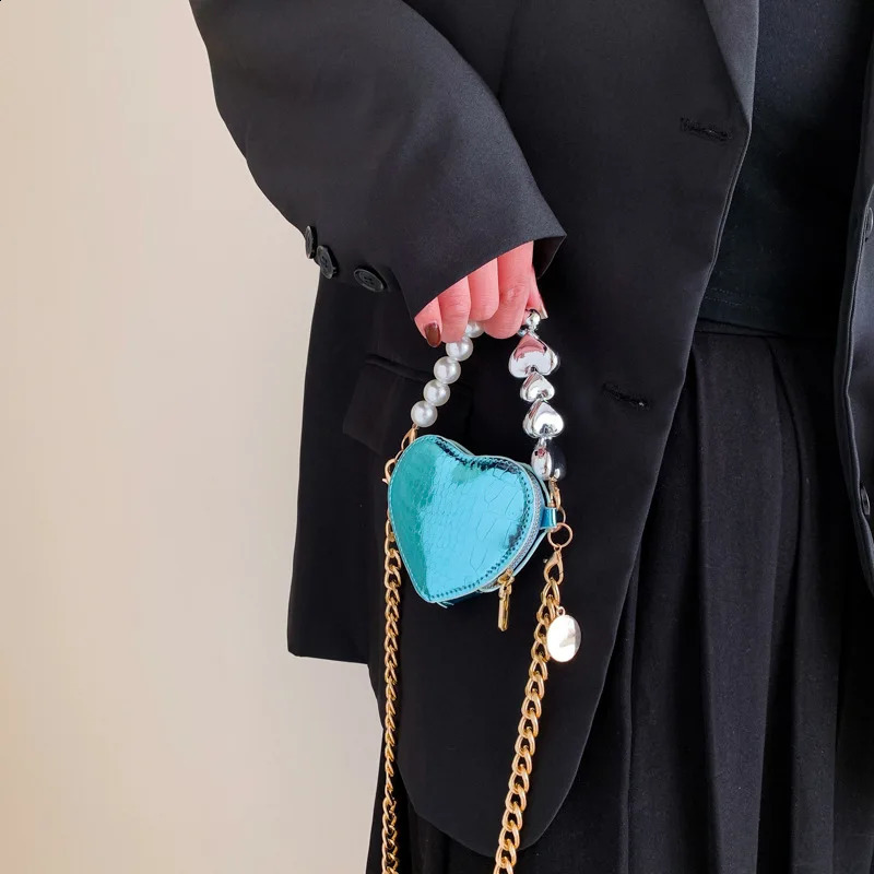 Super Mini Love Heart Shape Evening Bag Women Shoulder Bag Clutch Bag Evening Ladies Handbags Chain Shoulder Party Wedding Purse 240813