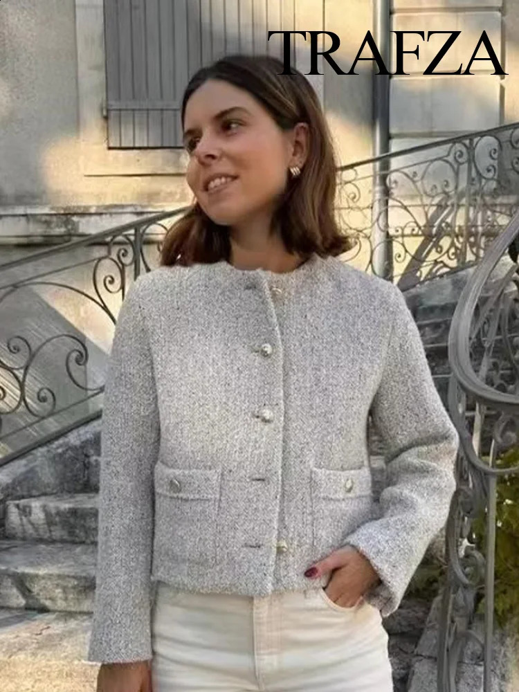 TRAFZA Elegant Womens Spring Retro Coarse Felt Sleeping Metal Button Street Clothing Oneck Large Pocket Wear Short Top 240813