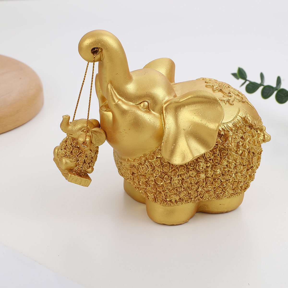 Mother and Child Golden Elephant Sculpture Bringing Good Luck Elephant Statue Fortune Elephant Crafts Resin Crafts