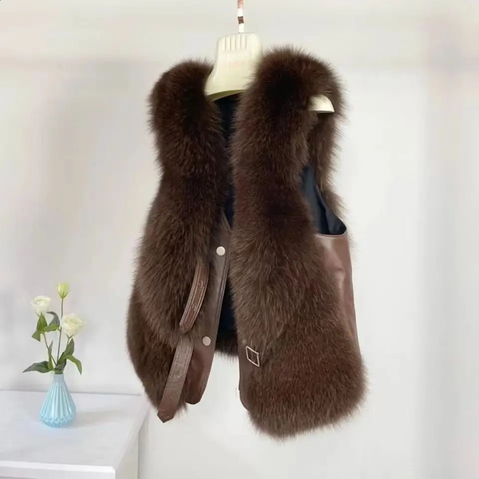 Winter Vest Womens Clothing Fashion Versatile Sleeveless Coat Womens Jacket Short Warm Thick Waistcoat Faux Fur Vests 240814