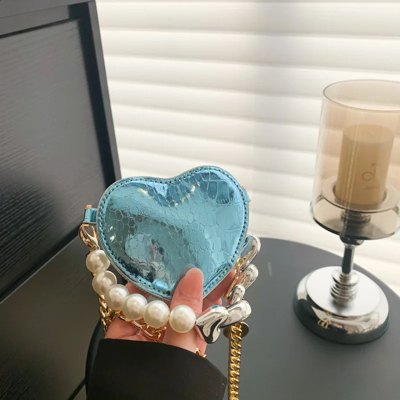 Super Mini Love Heart Shape Evening Bag Women Shoulder Bag Clutch Bag Evening Ladies Handbags Chain Shoulder Party Wedding Purse 240813