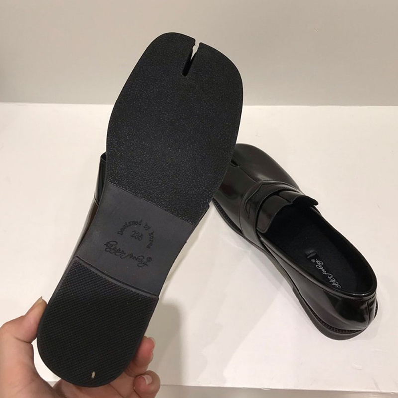 Women Split Toe Mary Janes Lolita Flats Lady Coffee Vintage Kawaii Designer Leather Loafers Cute Platform Church Brogue Shoes 241117