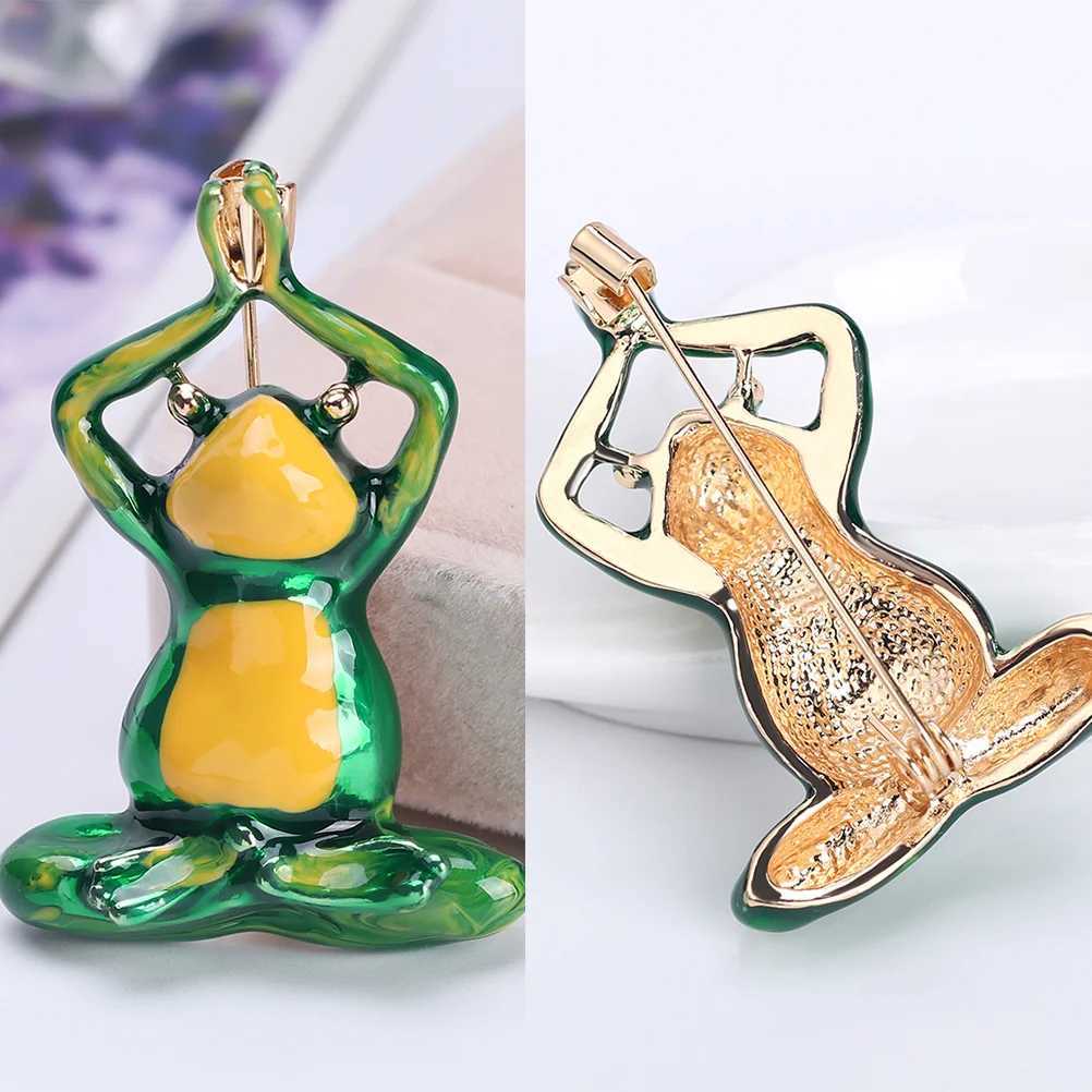 1Pc creative alloy shaped brooch fashionable clothing brooch pants accessories cute tight corset simple brooch (green) W240815