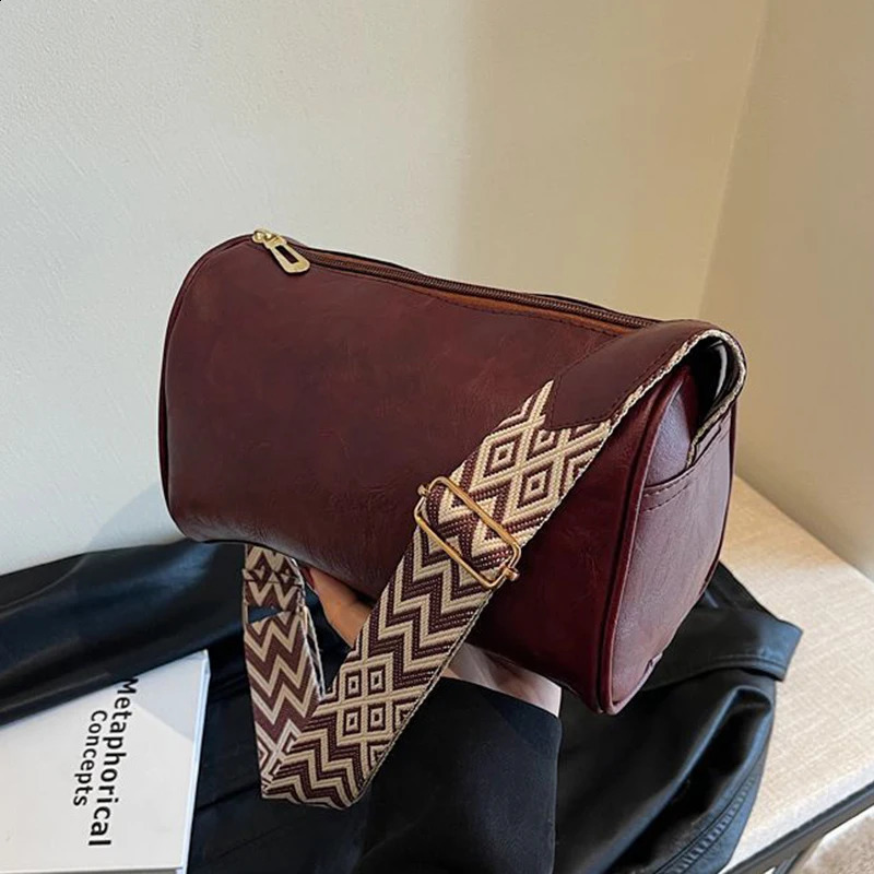 High Quality PU Leather Wide Shoulder Strap Bag Women Vintage Ladies Small Handbag Pillow Messenger Crossbody 240814