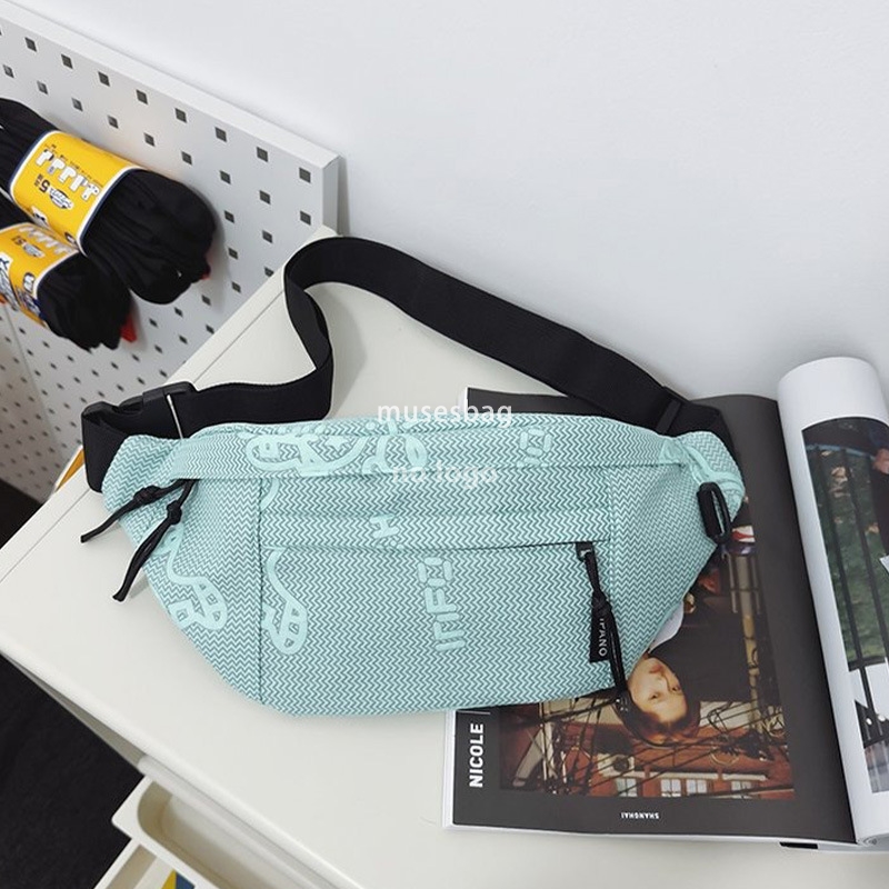 Korean version of solid color simple men's and women's dumpling bag commuting neutral chest bag daily casual all-in-one bag fashion crossbod