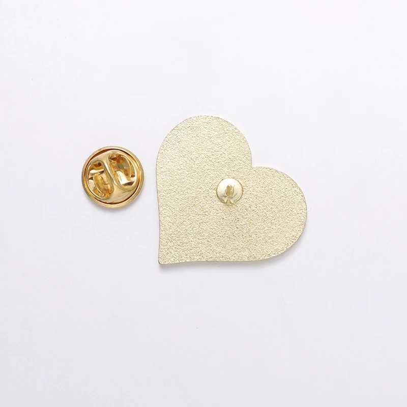 Customized mother and baby enamel pins for breast feeding chest lapel badges love childrens jewelry gifts direct shipping W240815