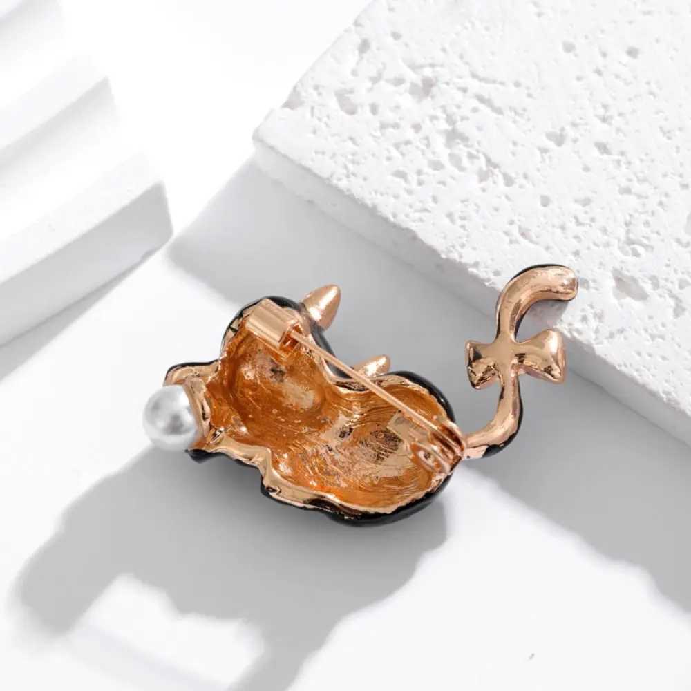 Exquisite green eyed cat kitten badge pearl brooch cat enamel brooch retro cute rhinestone brooch W240815
