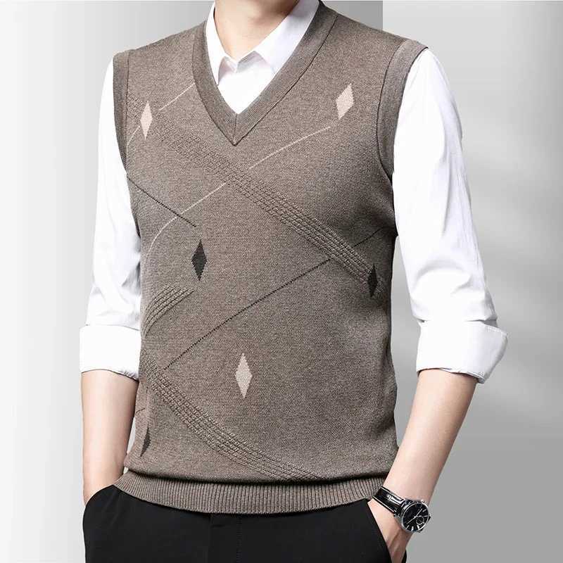 Mens Thickened Casual Sweater Tank Top Autumn and Winter Warm Mens VestXJ240814