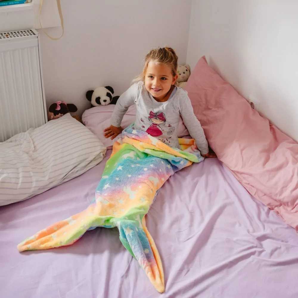 Flannel Mermaid Sleeping Bag Cute Rainbow Glowing In The Dark Mermaid Blanket Soft Cozy Universal Mermaid Tail Mermaid Blanket Y240815