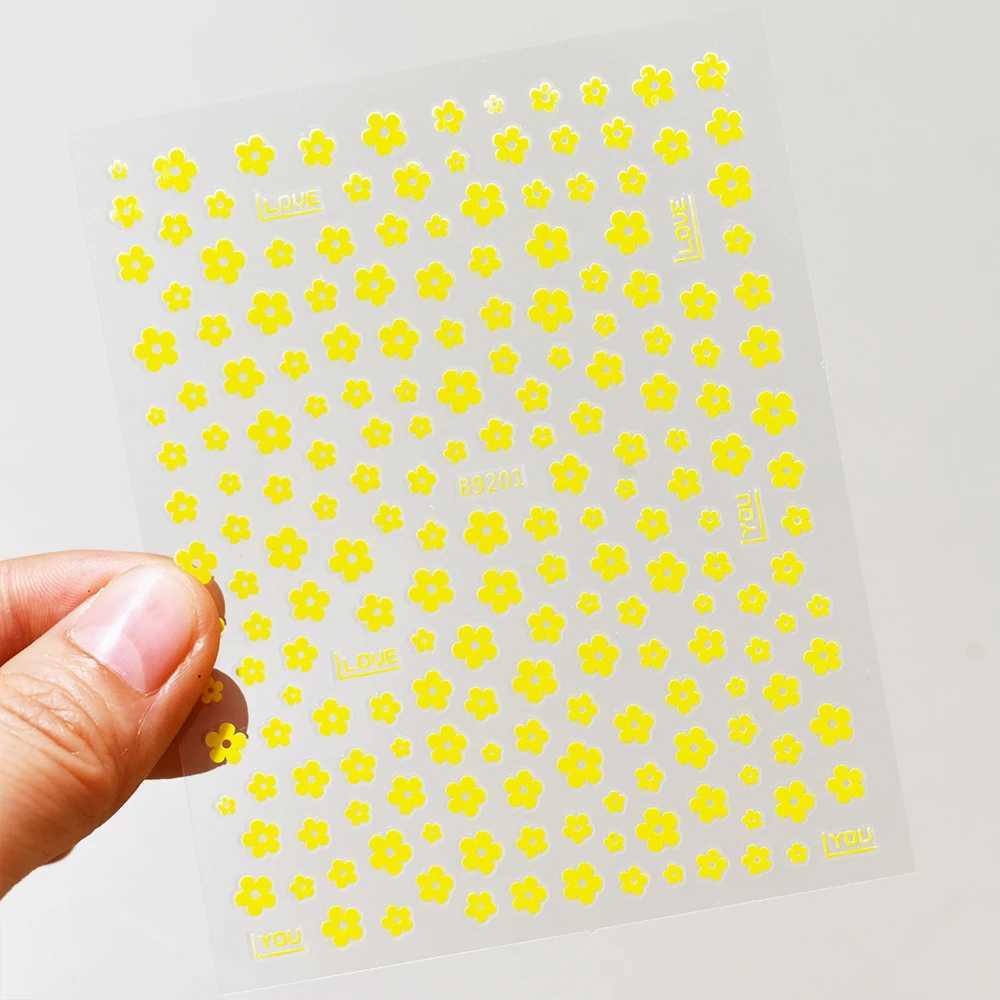 1PCS Nail Sticker 5-Petal Flower Small Fresh Mini Black White Small Flower Color Nail Decal DIY Nail Art Jewelry Manicure Tools*XJ240814