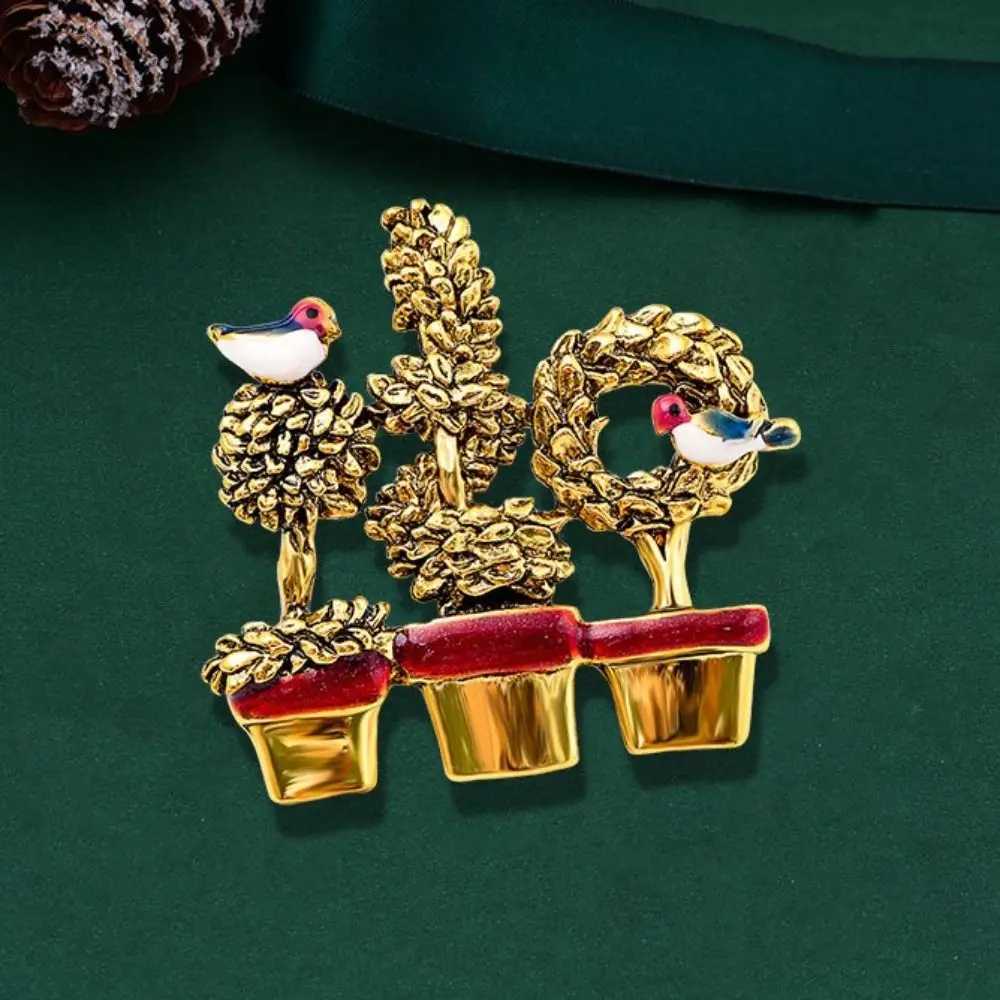 Merry Christmas Christmas chest snowflakes mistletoe Christmas reindeer chest Christmas cat W240815