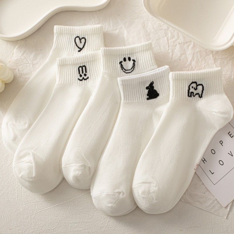 Simple Yet Stylish Women's White Ankle Socks for Spring & Summer - Lightweight and Comfy