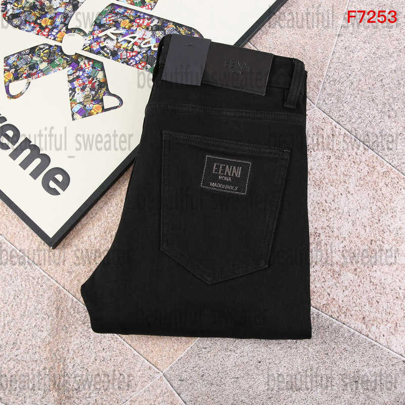 Men's Jeans Designer Casual Pants Luxury Brand High Street Straight Jean Mens Blue Washed Big Hole Zipper Biker Black Pant 29-42