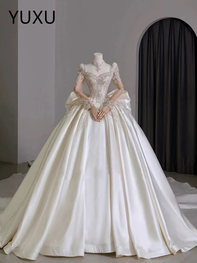 White Lace Princess satin Wedding Ball Gowns long sleeves pearls beaded Chapel Train crystals Plus Size Dubai Luxurious Bridal Party Dresses bling Ves