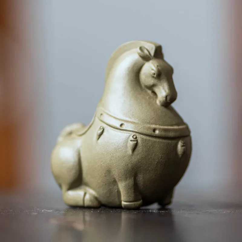 1 PCS Yixing Fashion Purple Clay Small Tea Pet Horse Figurine Ornament Boutique Tea Accessories Crafts Home Tea DecorationXJ240814