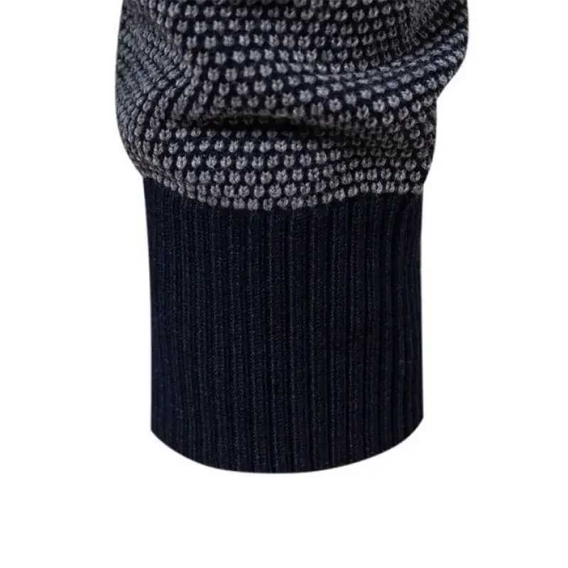 2023 Autumn Retro Long Sleeved Mens Sweater Slim Fit Round Neck StripeXJ240814