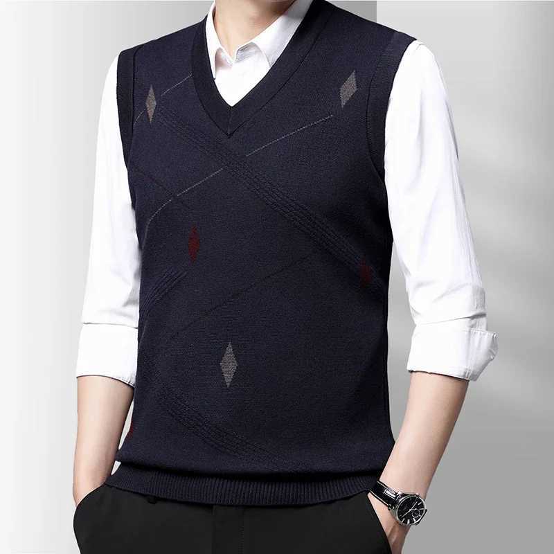 Mens Thickened Casual Sweater Tank Top Autumn and Winter Warm Mens VestXJ240814